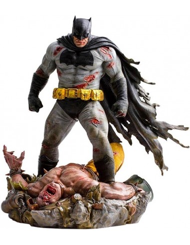 Estatua Batman The Dark Knight Returns - DC Comics - 1/6 Diorama - Iron Studios