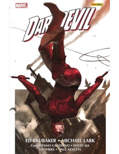 MARVEL OMNIBUS. DAREDEVIL DE ED BRUBAKER Y MICHAEL LARK 1